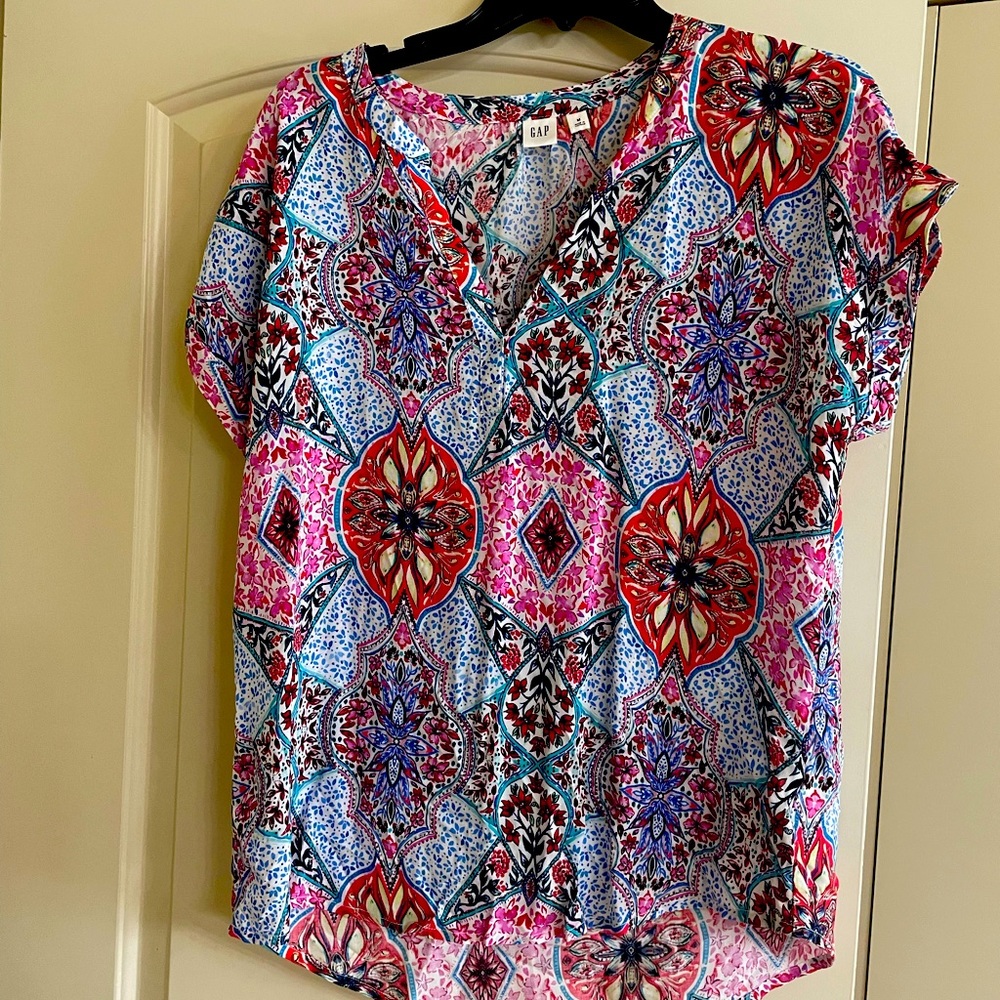 Gap shirt. Gently worn. Smoke free home.  Size medium.
